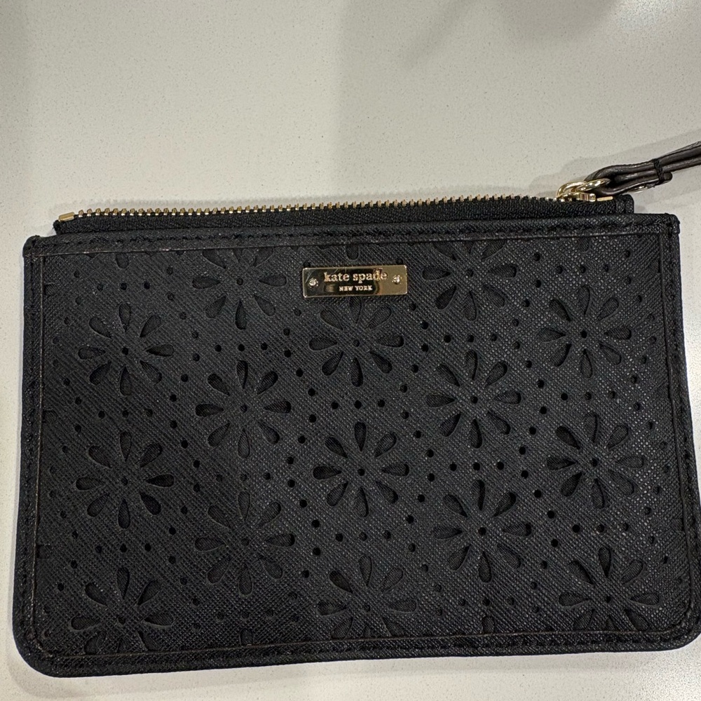 Kate Spade Black daisy wallet wristlet coin    Clutch black / gold